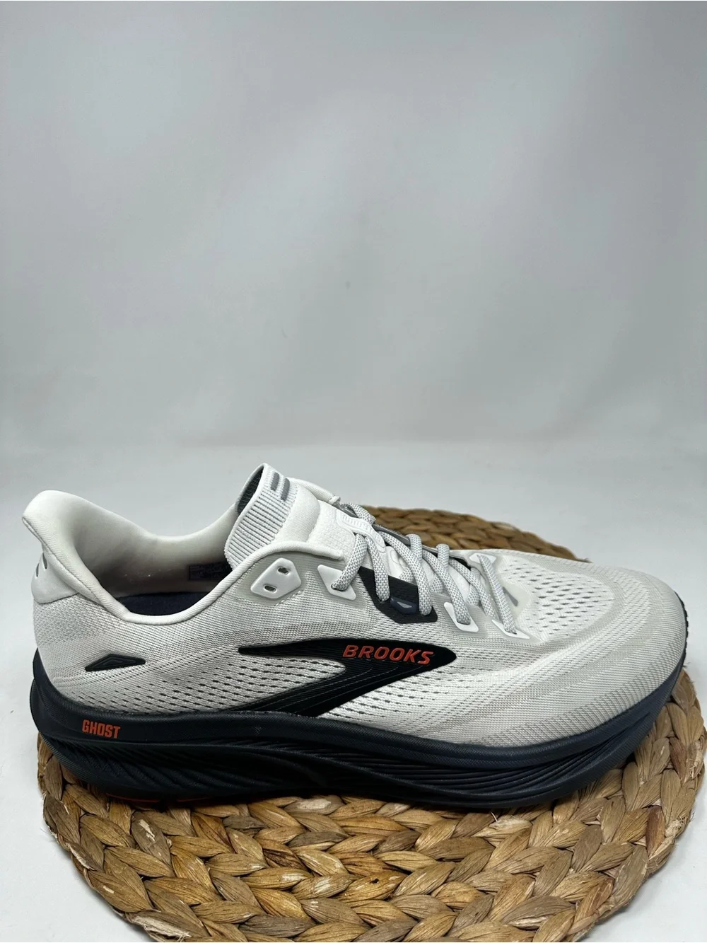 BROOKS Ghost 18 Running Shoes Coconut Pearl Tigerlily Size 12 WIDE Men's